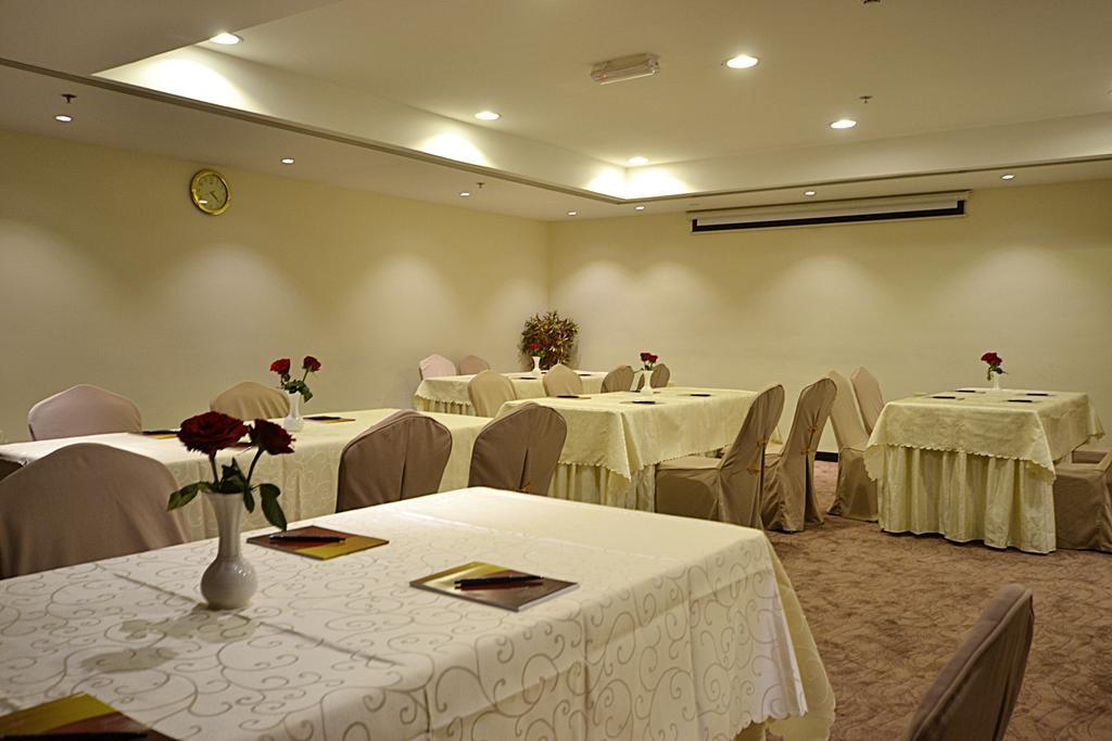 Aryana Hotel Sharjah Exteriör bild